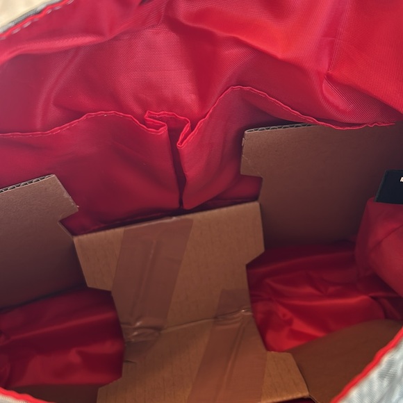 Tahari Hobo Pewter Leopard Tote Bag New With Tags Red Interior Padded Strap - Picture 7 of 12